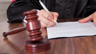 律师观点：在微信里组织赌博涉嫌开设赌场罪吗？广东刑事律师瑞辉律师在线解答